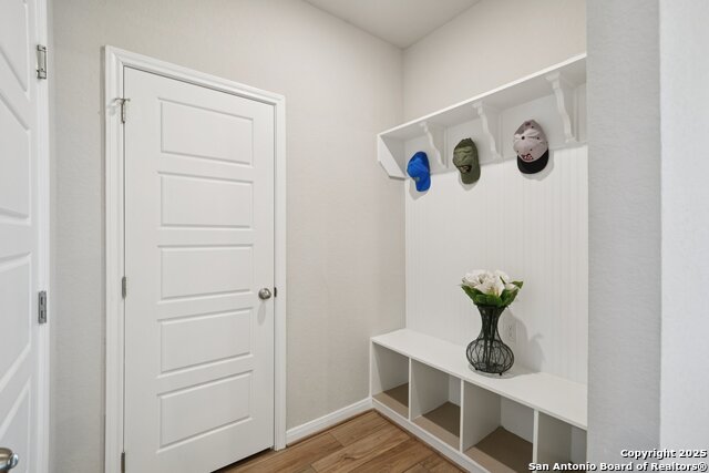 Image 23 of 27 For 1281 Carl