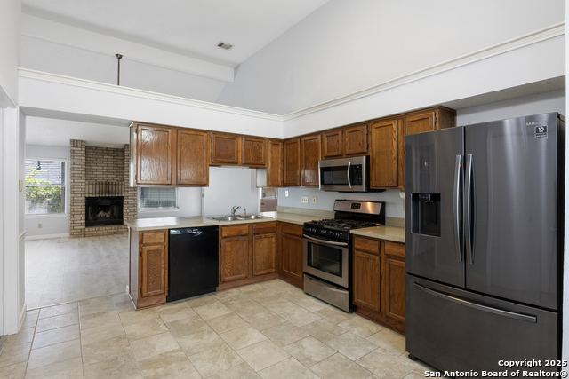 Listing photo id 8 for 5815 Timberhurst