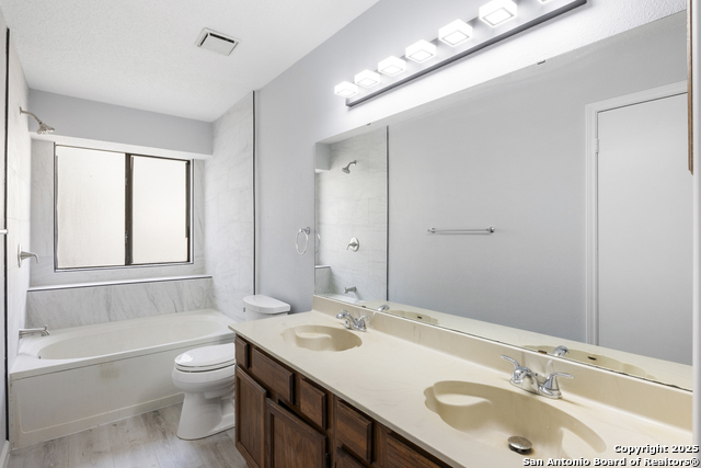 Listing photo id 18 for 5815 Timberhurst