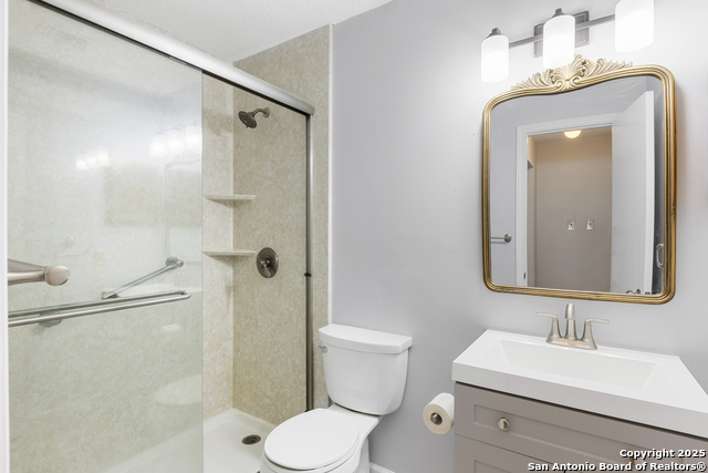 Listing photo id 22 for 5815 Timberhurst