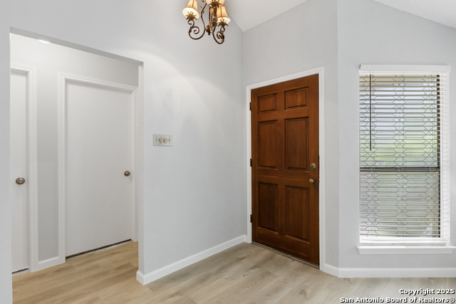 Listing photo id 4 for 5815 Timberhurst