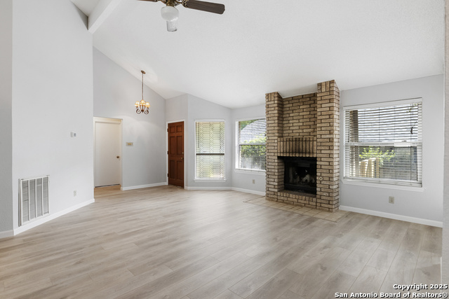 Listing photo id 5 for 5815 Timberhurst