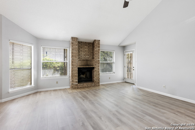 Listing photo id 6 for 5815 Timberhurst