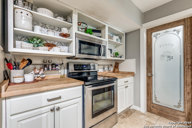 Image 13 of 39 For 715 Oakwood Dr