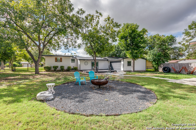 Image 37 of 39 For 715 Oakwood Dr