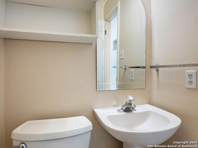 Image 15 of 36 For 207 Grandview