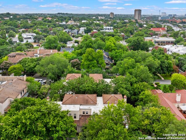 Image 34 of 36 For 207 Grandview