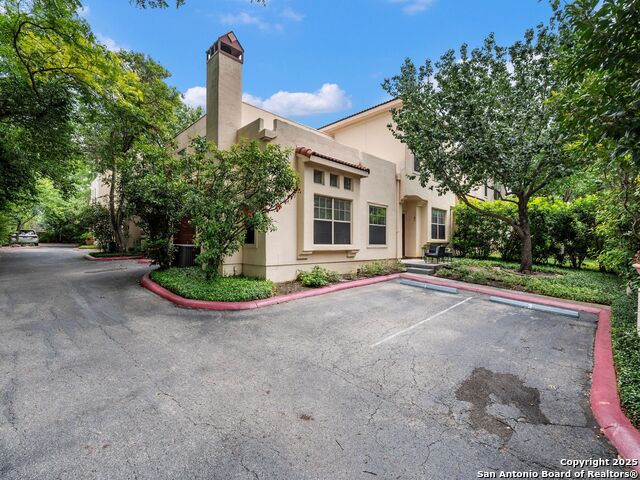 Image 4 of 36 For 207 Grandview