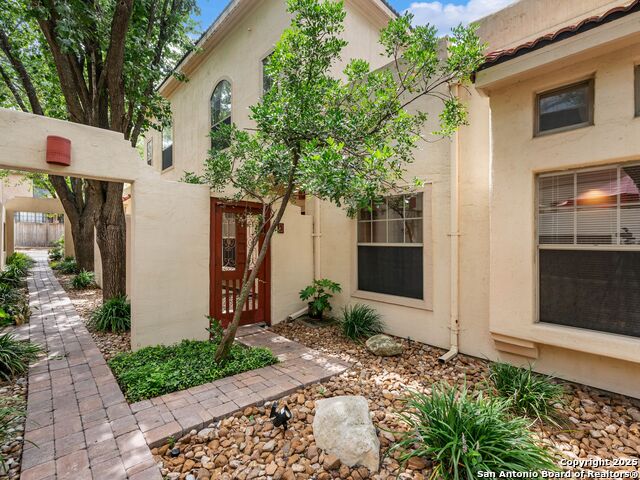 Image 6 of 36 For 207 Grandview