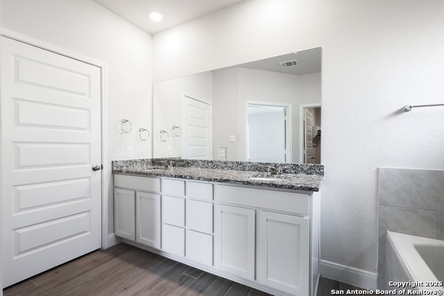 Image 15 of 27 For 618 Bronze Stream