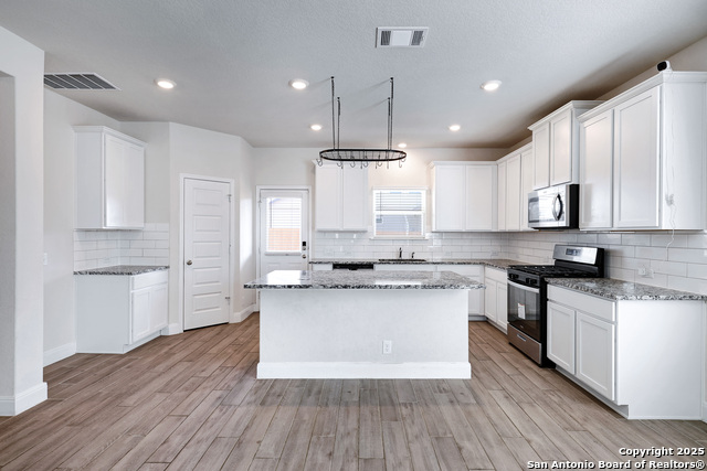 Image 9 of 27 For 618 Bronze Stream