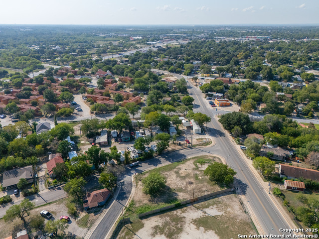 Listing photo id 9 for 2930 Mission