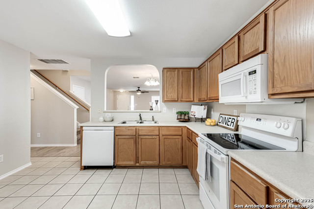 Listing photo id 9 for 8903 Meadow Springs