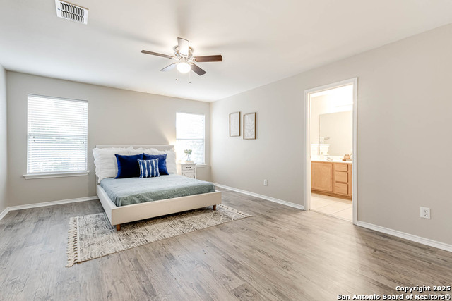 Listing photo id 11 for 8903 Meadow Springs