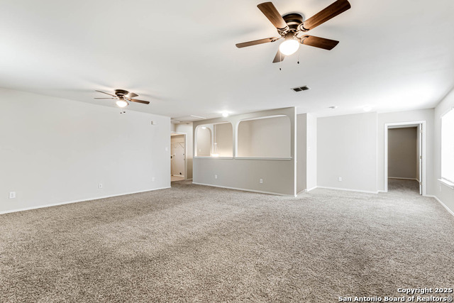 Listing photo id 14 for 8903 Meadow Springs