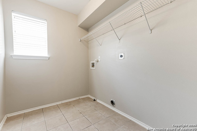 Listing photo id 22 for 8903 Meadow Springs
