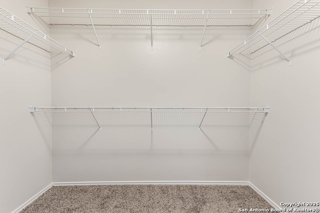 Listing photo id 23 for 8903 Meadow Springs