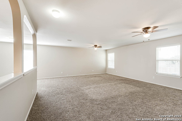 Listing photo id 25 for 8903 Meadow Springs