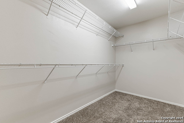 Listing photo id 27 for 8903 Meadow Springs