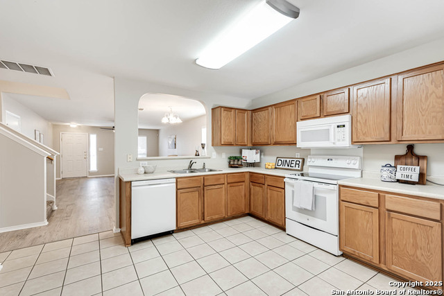 Listing photo id 7 for 8903 Meadow Springs