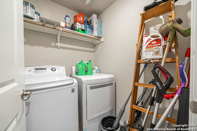 Image 11 of 29 For 5906 Larkspur Vly