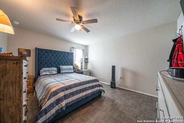 Image 12 of 29 For 5906 Larkspur Vly