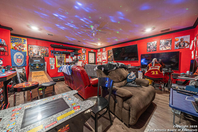 Image 18 of 29 For 5906 Larkspur Vly