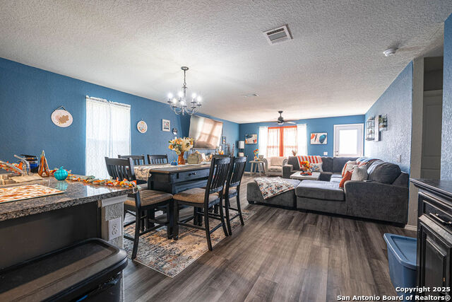 Image 19 of 29 For 5906 Larkspur Vly