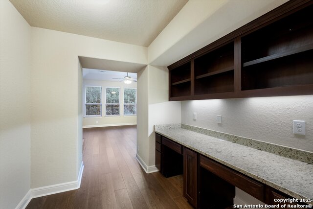 Image 10 of 33 For 8923 Painted Oak