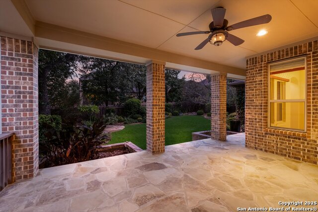 Image 34 of 39 For 8923 Painted Oak