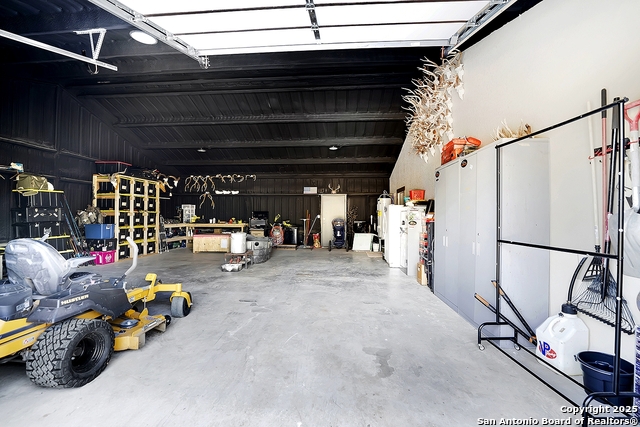 Listing photo id 9 for 1150 Orchard Park Blvd.