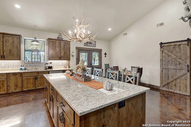 Listing photo id 18 for 1150 Orchard Park Blvd.