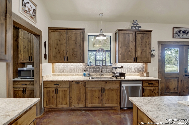 Listing photo id 20 for 1150 Orchard Park Blvd.