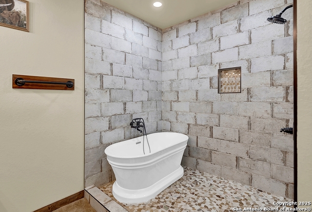 Listing photo id 37 for 1150 Orchard Park Blvd.
