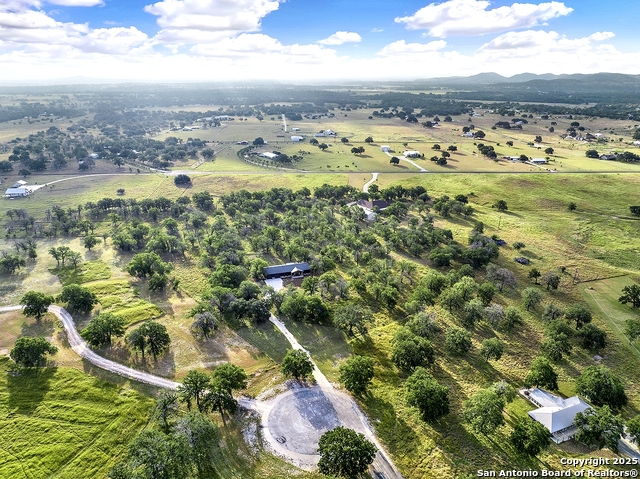 Listing photo id 39 for 1150 Orchard Park Blvd.