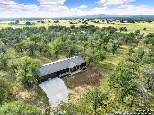 Listing photo id 44 for 1150 Orchard Park Blvd.