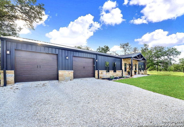 Listing photo id 4 for 1150 Orchard Park Blvd.