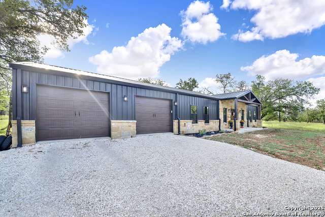 Listing photo id 7 for 1150 Orchard Park Blvd.