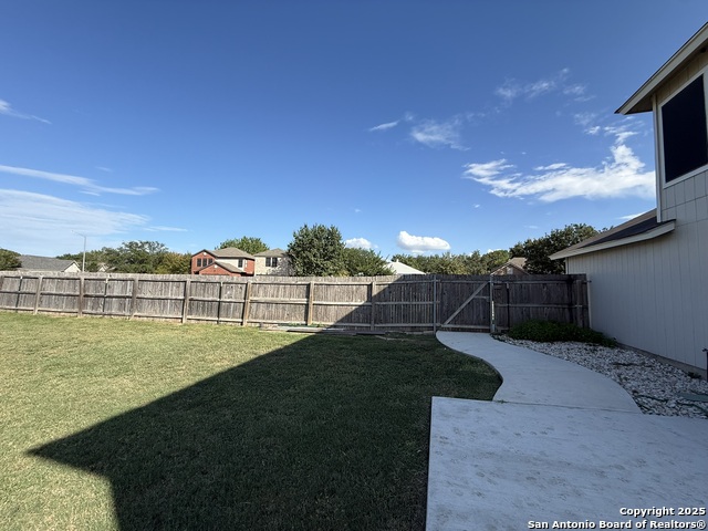 Image 21 of 27 For 13707 Rowe