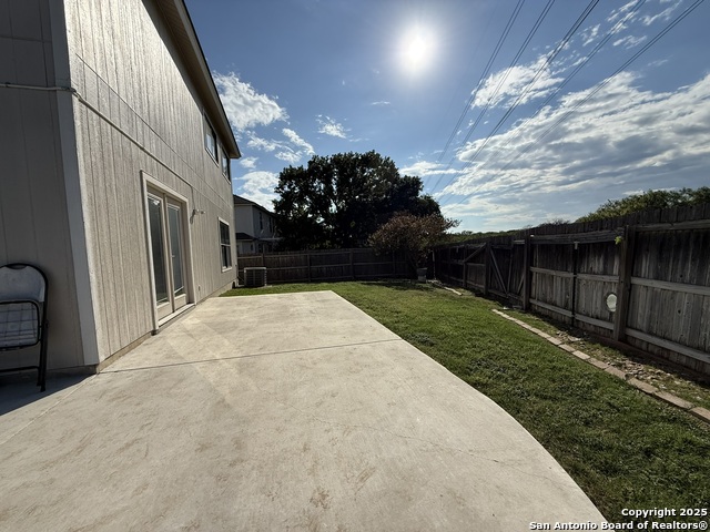 Image 22 of 27 For 13707 Rowe