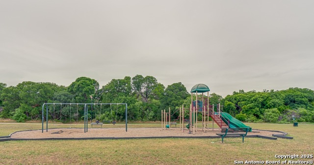 Image 23 of 27 For 13707 Rowe