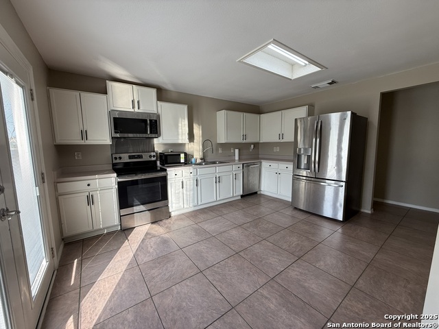 Image 6 of 27 For 13707 Rowe