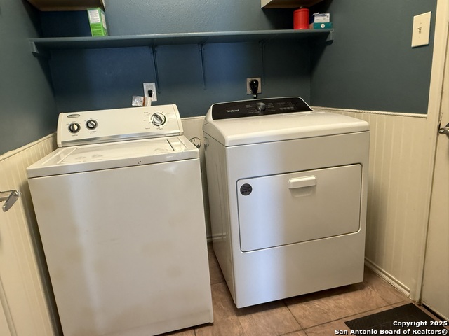 Image 8 of 27 For 13707 Rowe