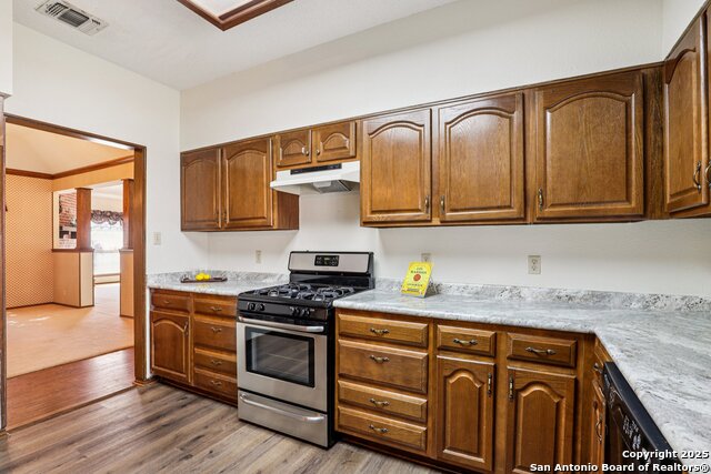 Listing photo id 9 for 10134 Jandre Pl