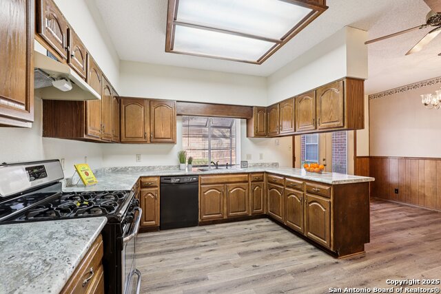Listing photo id 10 for 10134 Jandre Pl