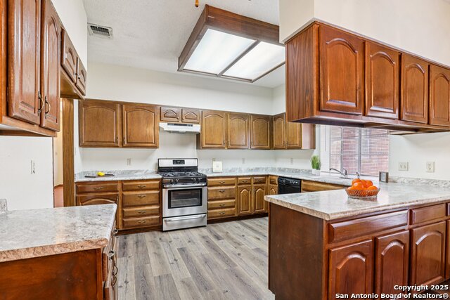 Listing photo id 11 for 10134 Jandre Pl