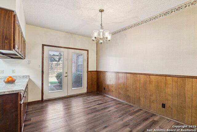Listing photo id 15 for 10134 Jandre Pl