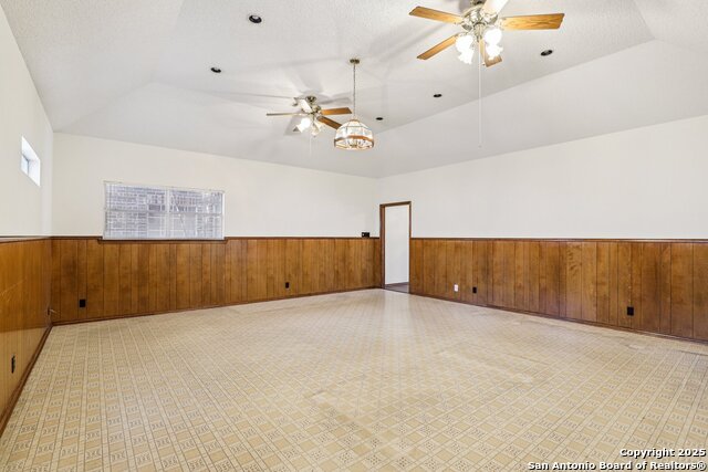 Listing photo id 18 for 10134 Jandre Pl