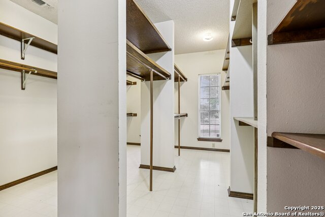 Listing photo id 33 for 10134 Jandre Pl