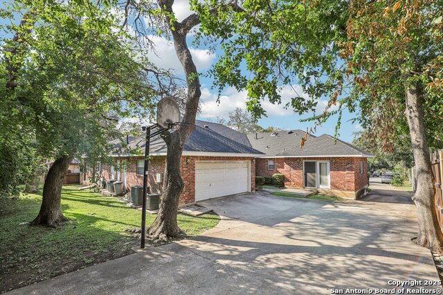 Listing photo id 43 for 10134 Jandre Pl